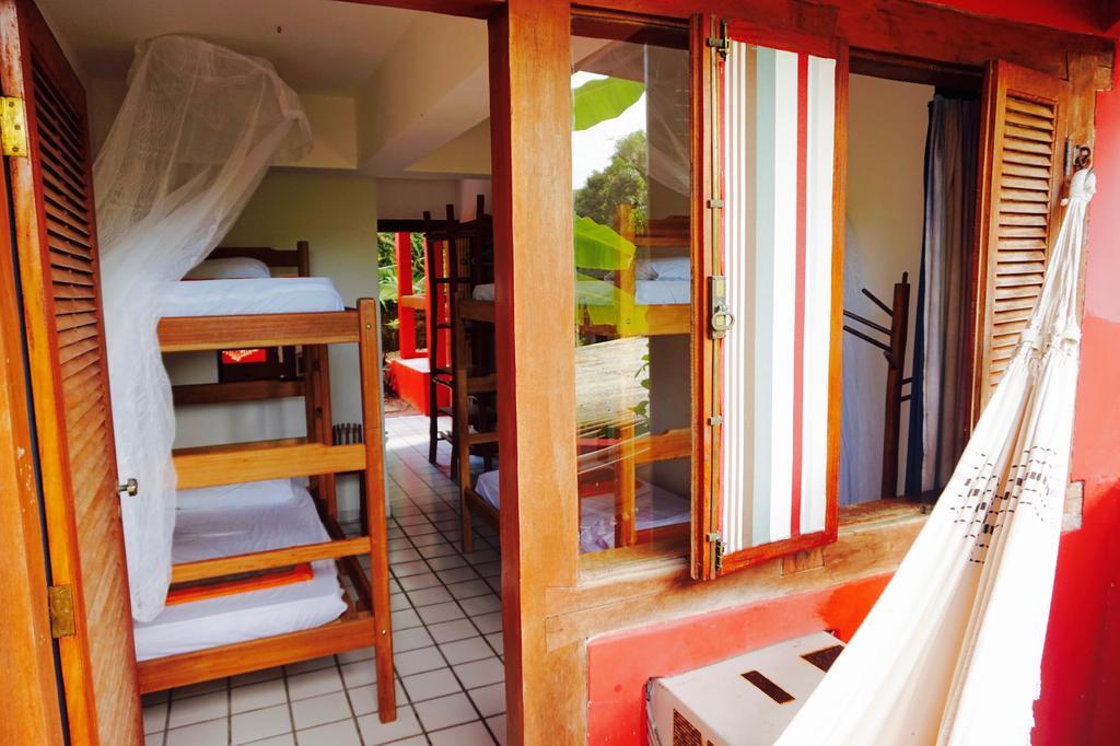 Novos Baianos Hostel E Pousada Porto Seguro Extérieur photo A room at the hostel